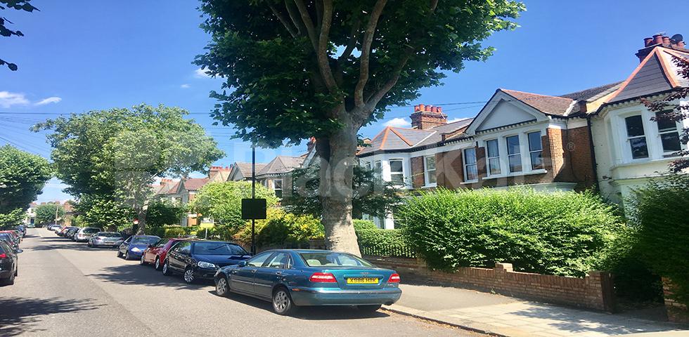 			UNDER OFFER, 3 Bedroom, 1 bath, 1 reception Maisonette			 Harborough Road, Streatham Hill